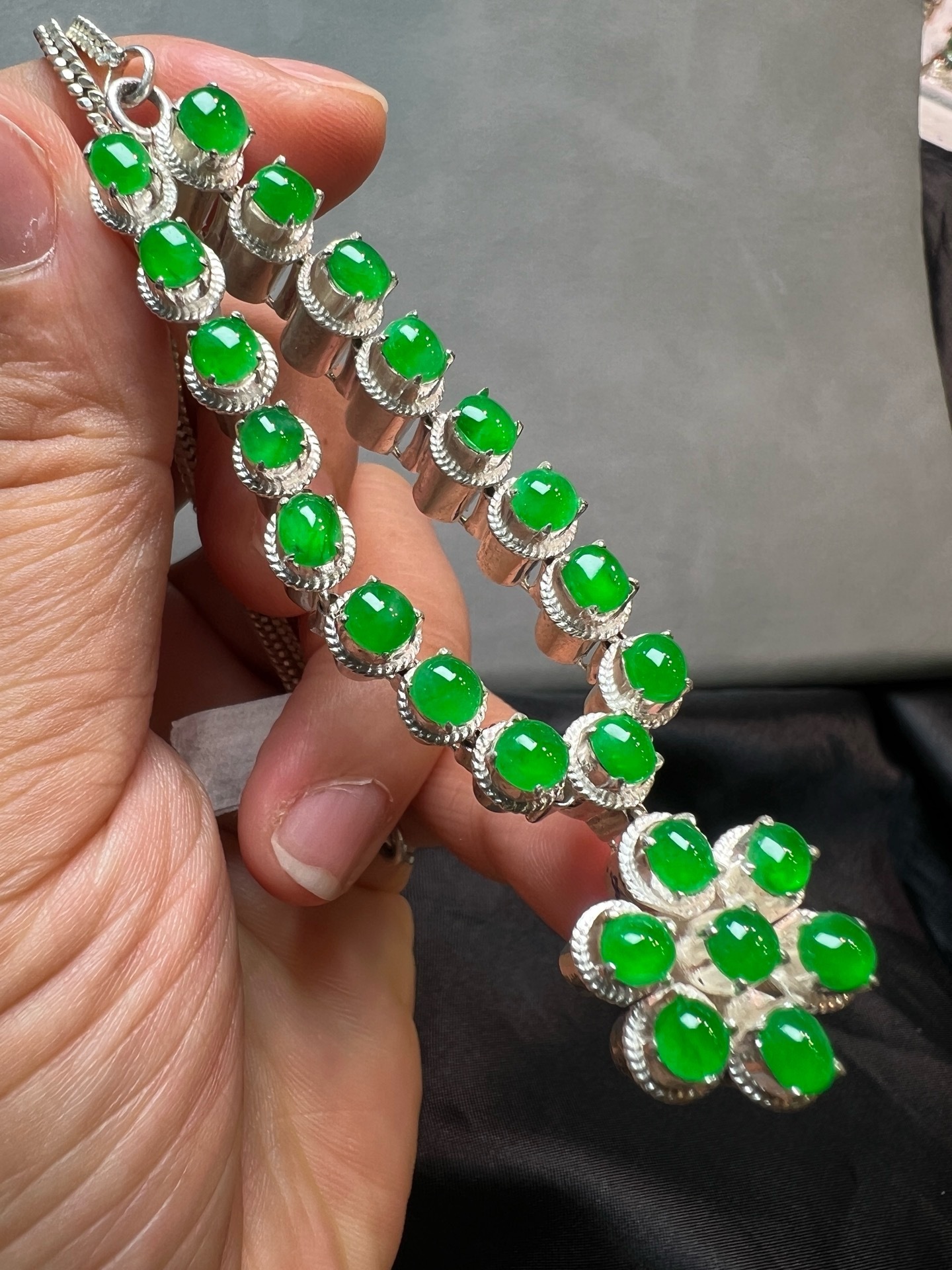 Ice‑Type Vivid Emerald Green Jadeite Necklace