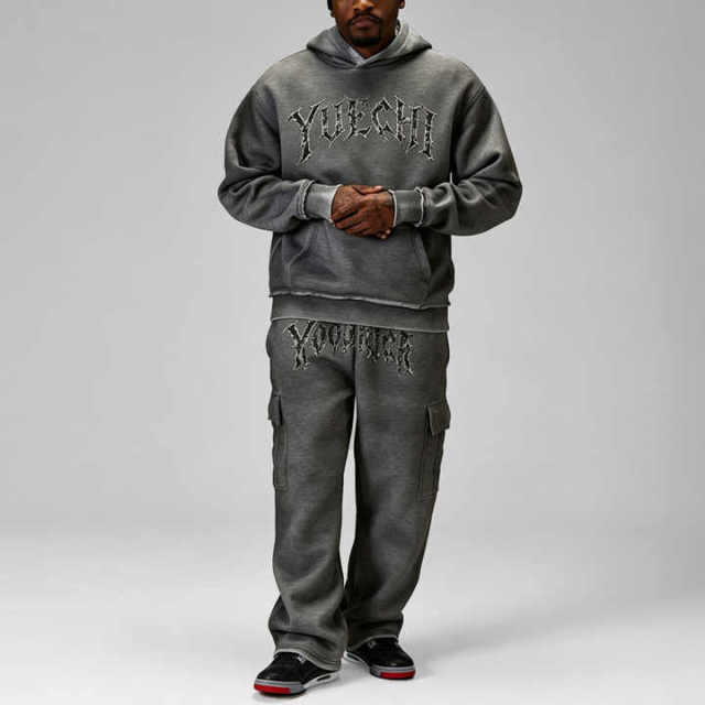 Custom Men's Oversized Fit Tracksuit Heavyweight 450 Gsm Fleece Distressed Cracked Spray Printing Graphic Cargo Baggy 2 Piece