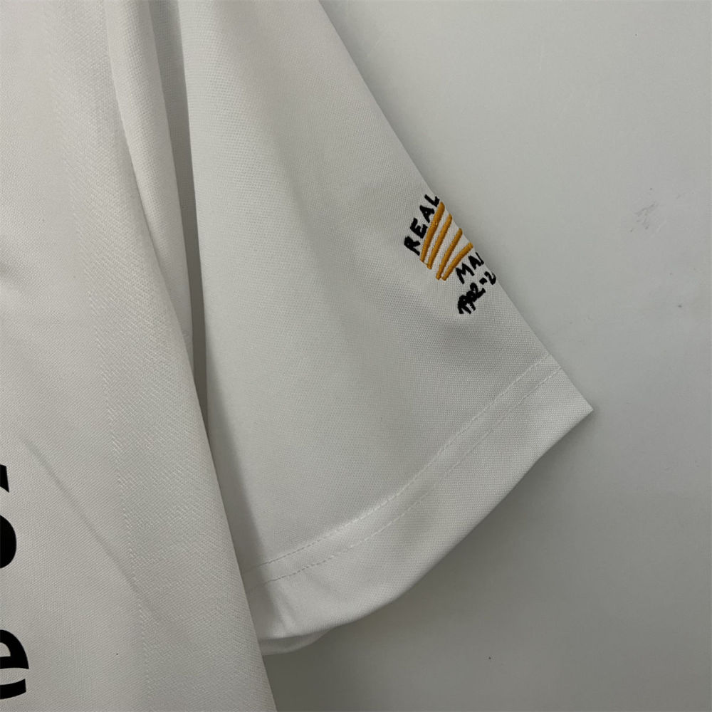 Real Madrid Retro 02/03 Home jersey Fan Version