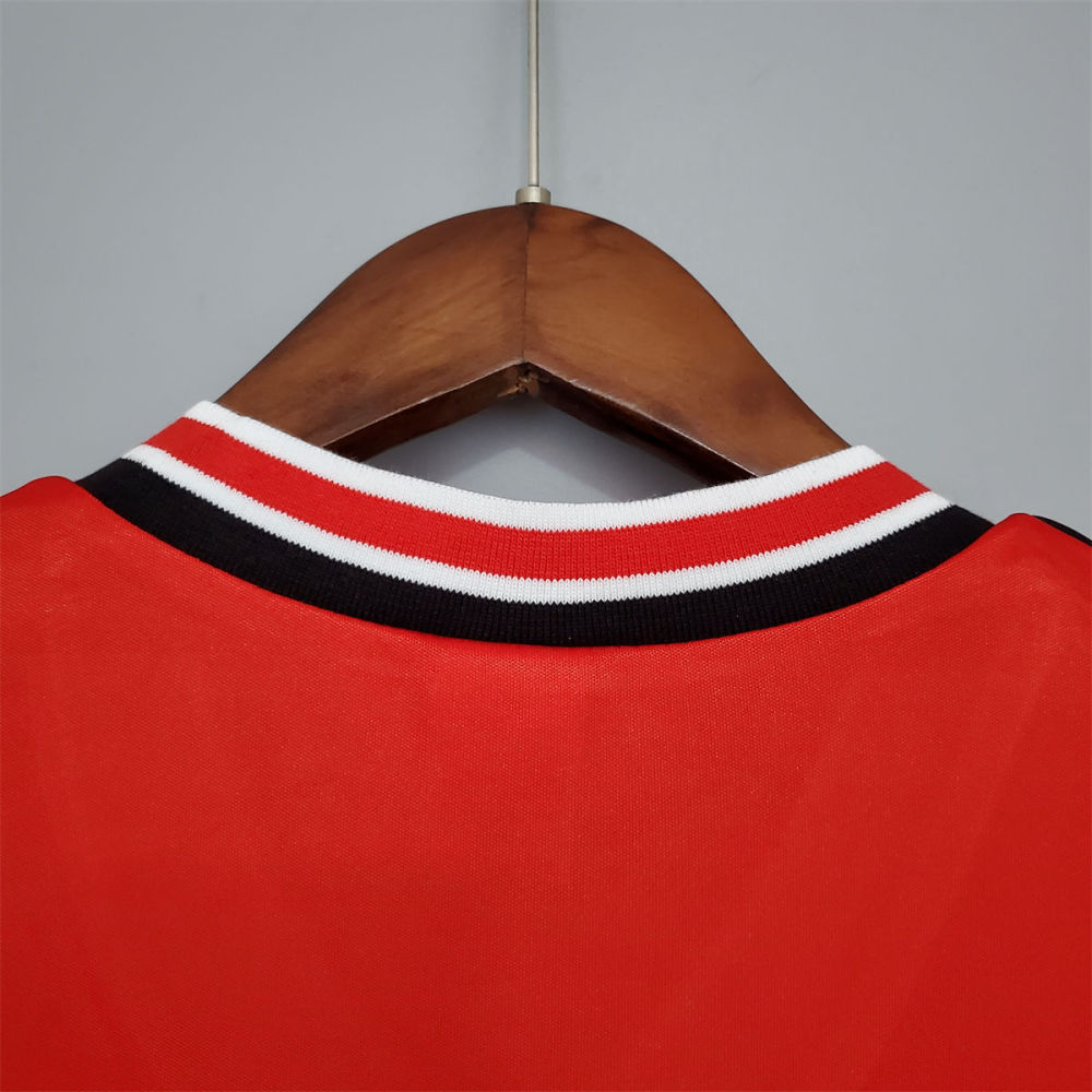 Retro Manchester United 85/86 home jersey Fan Version