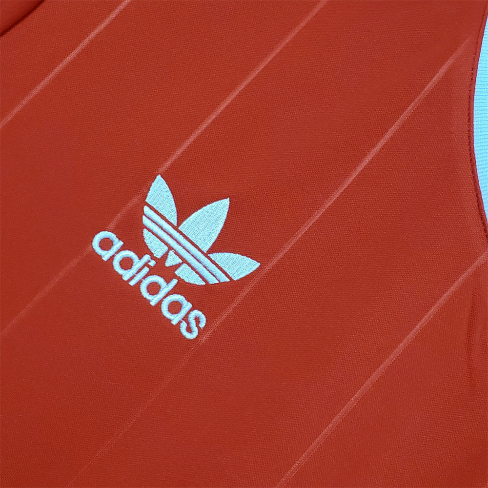 Retro Manchester United 83/84 home jersey Fan Version