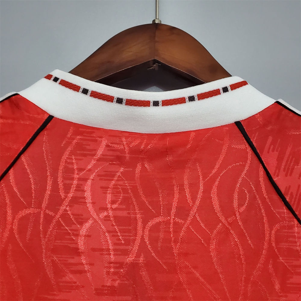 Retro Manchester United 90/92 home jersey Fan Version