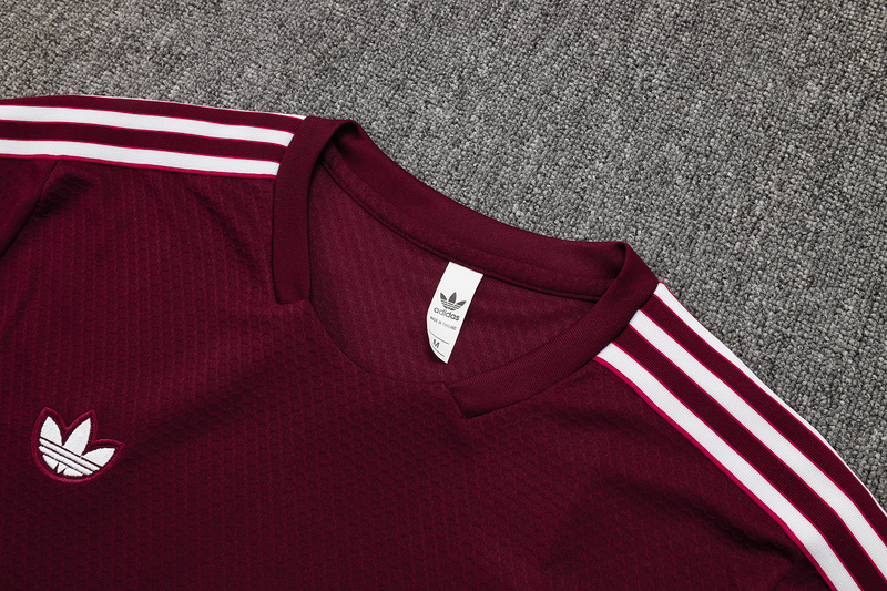 2025/26 Bayern Munich maroon Training Set Shirt and Shorts
