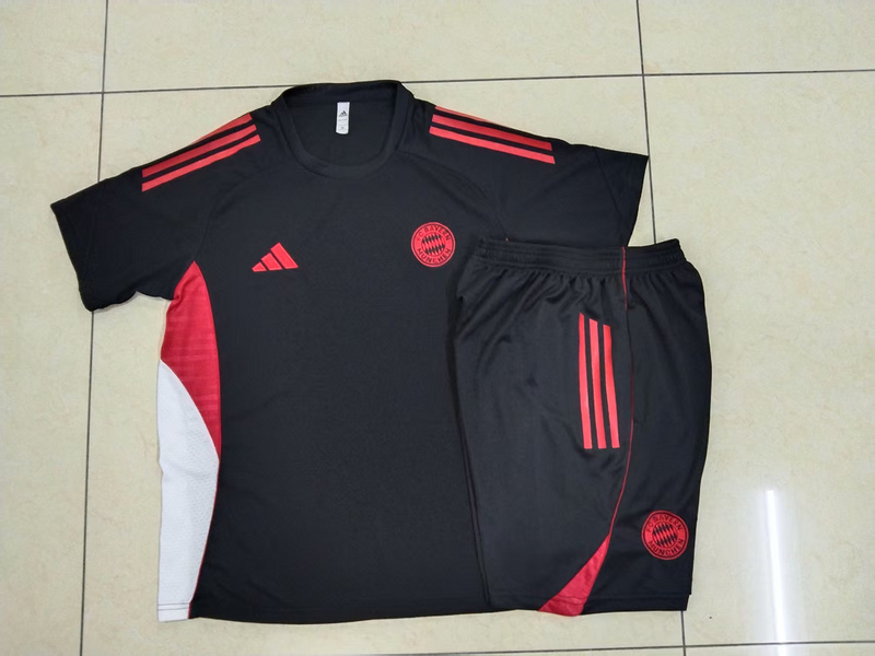 2025/26 Bayern Munich Black Training Set Shirt and Shorts
