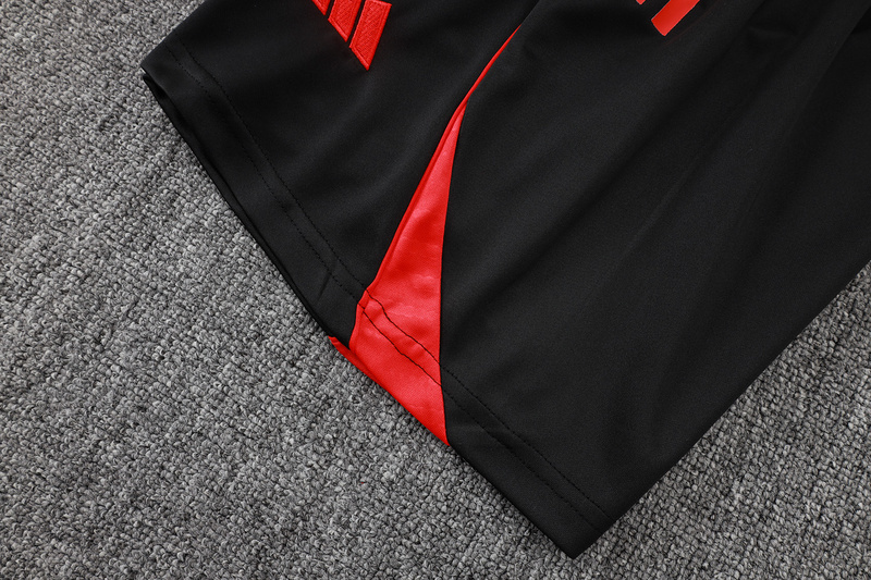 2025/26 Bayern Munich Black Training Set Shirt and Shorts