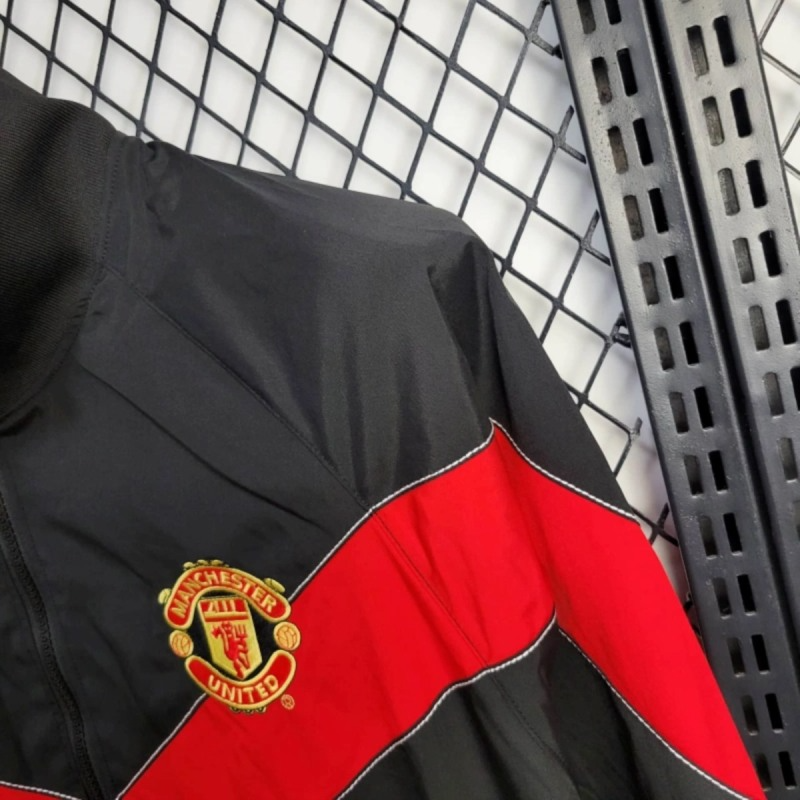 2025 Manchester United Black White Windbreaker Sport Unifom jersey Sport Unifom