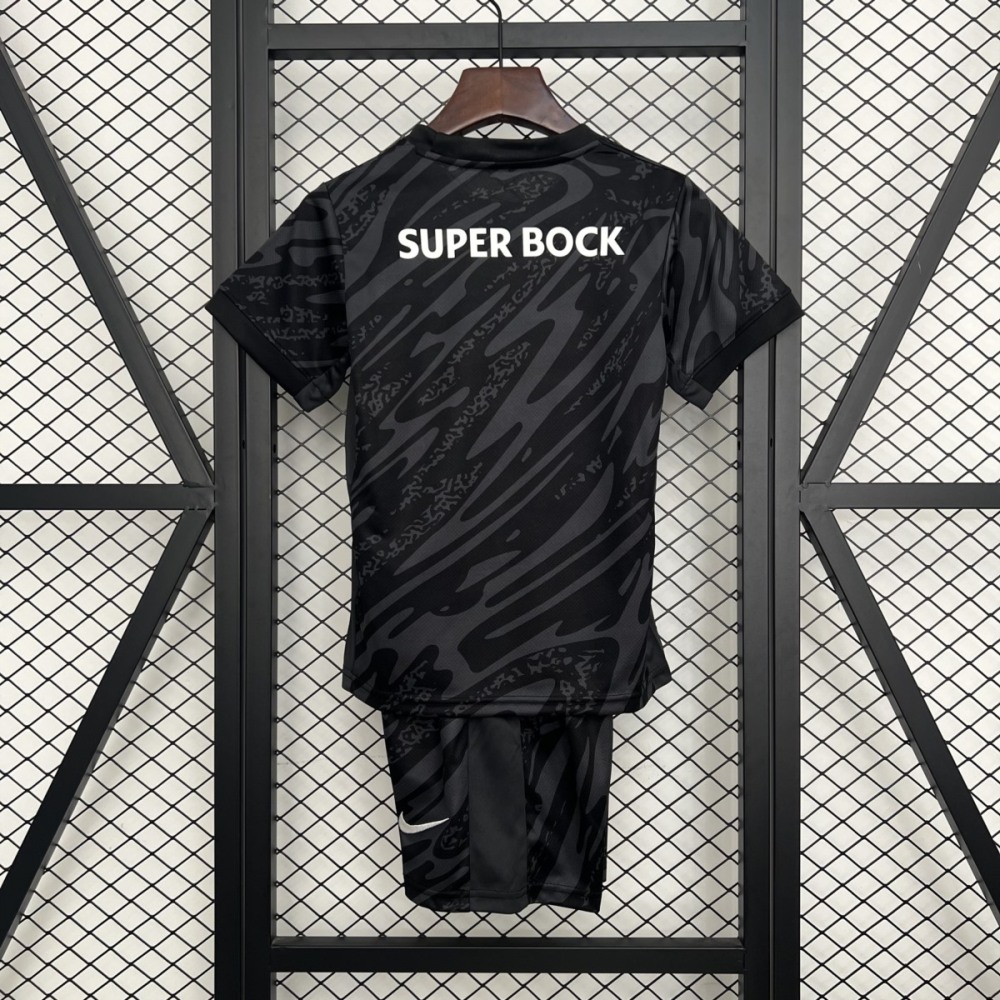 2025/26 Sporting Lisbon Goalkeeper Black jersey kids Kits size: 16-28