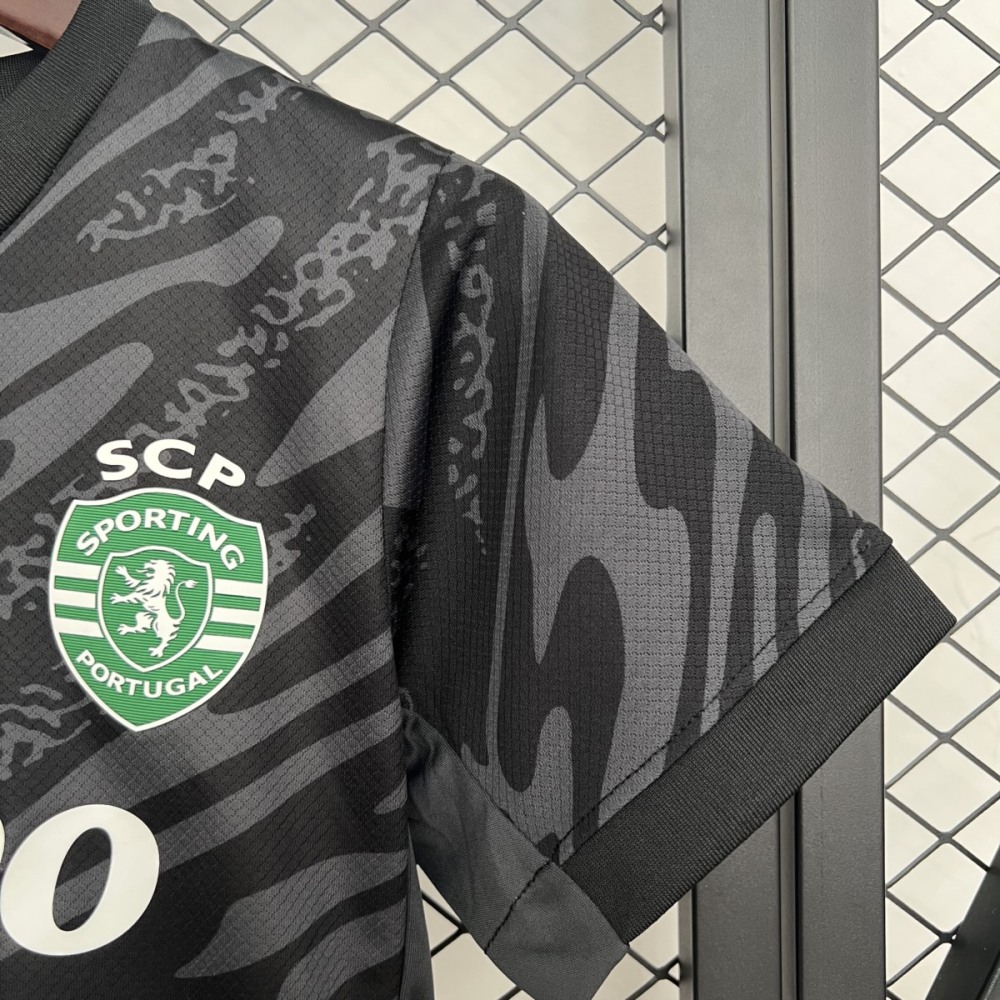 2025/26 Sporting Lisbon Goalkeeper Black jersey kids Kits size: 16-28
