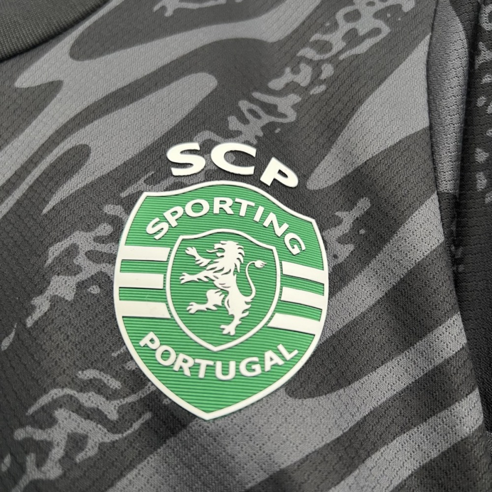 2025/26 Sporting Lisbon Goalkeeper Black jersey kids Kits size: 16-28
