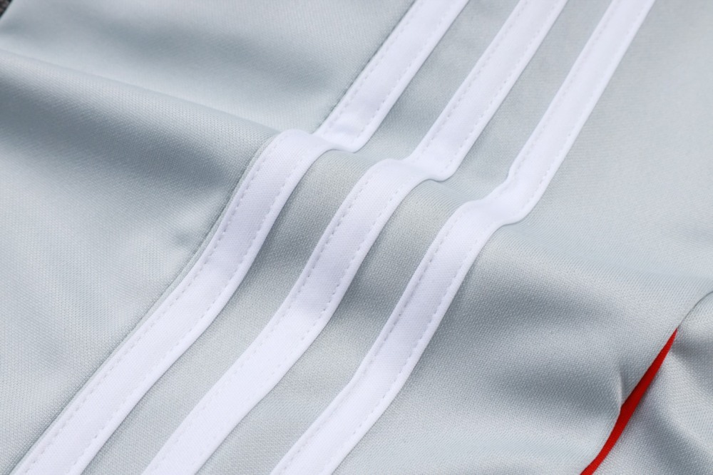 202526 Bayern Munich white-blue Long-sleeved half-pull training kit Football team kit