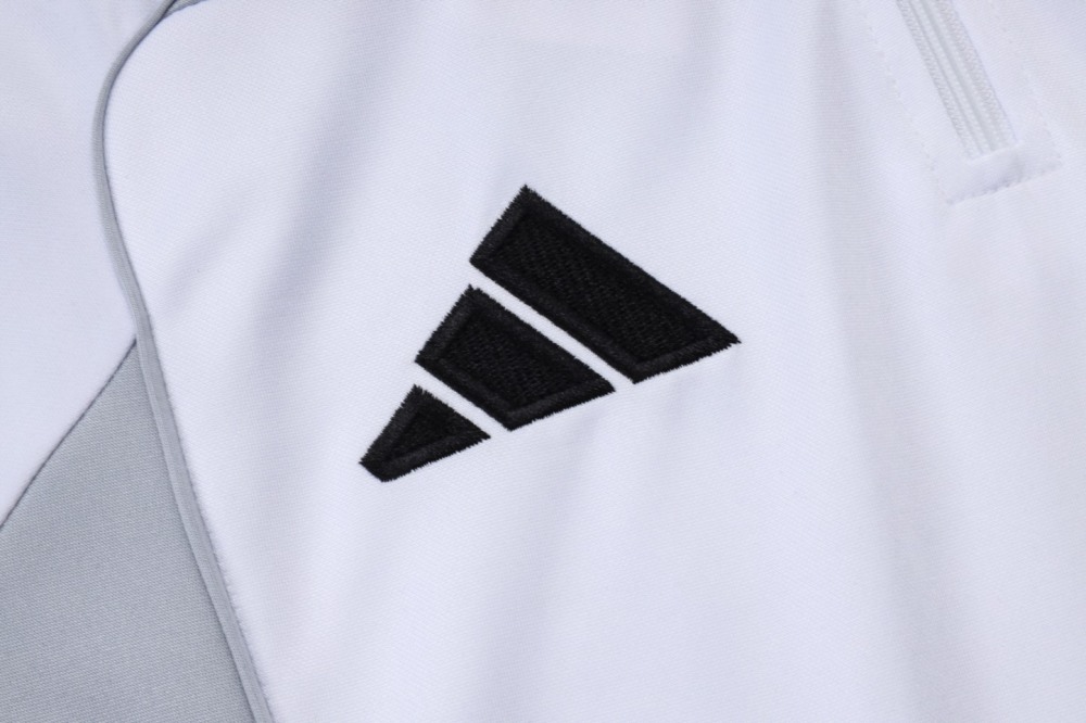 202526 Real Madrid off-white gray Long-sleeved half-pull training kit Football team kit