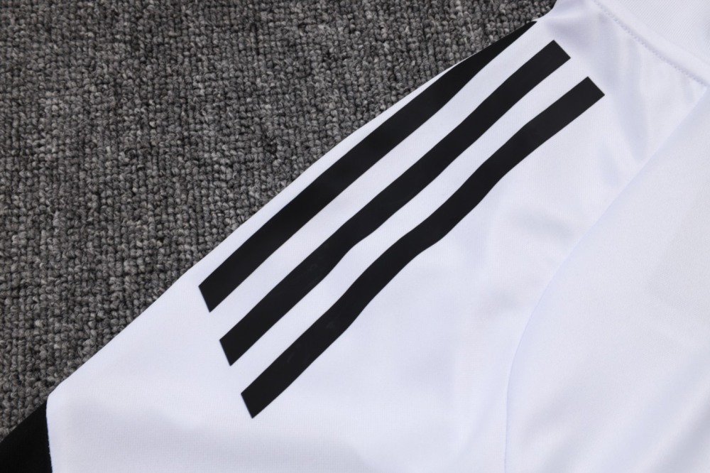 202526 Ajax white-black Long-sleeved half-pull training kit Football team kit