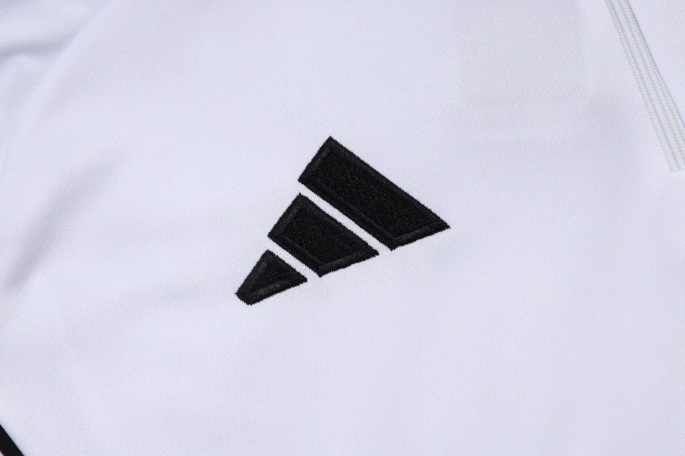 202526 Ajax white-black Long-sleeved half-pull training kit Football team kit
