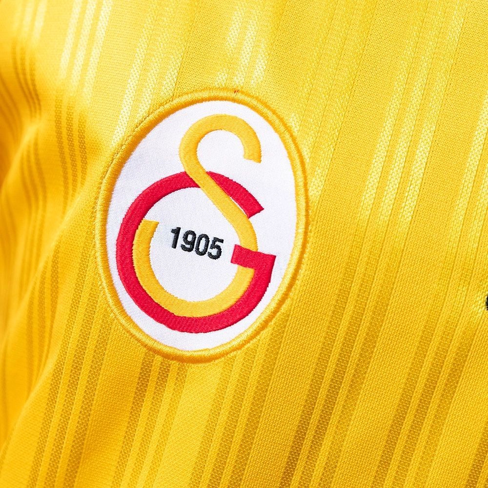 Retro Galatasaray 1997/98 home jersey Fan Version