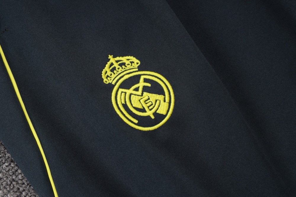 2025/26 Real Madrid dark gray Jacket Training Suit Set Football Team Shirt Sports Fashion