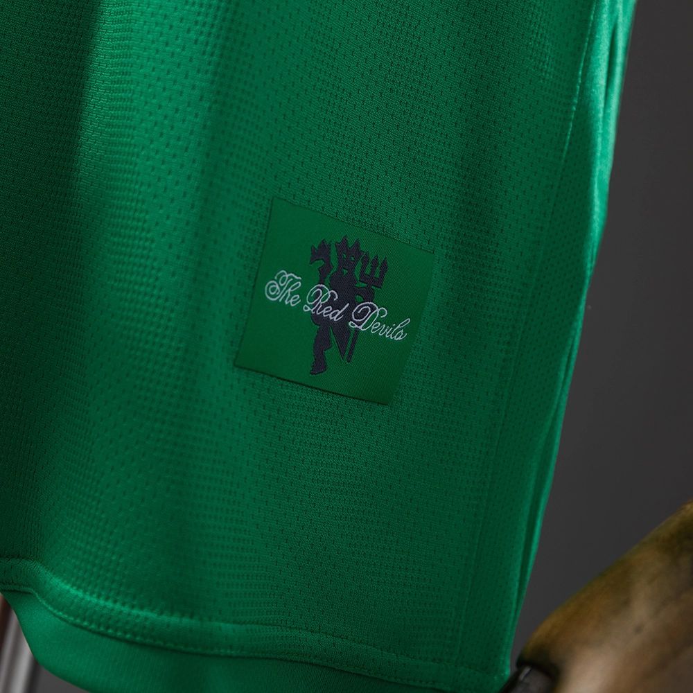 Retro Manchester United 2007/08 Green Goalkeeper jersey Fan Version