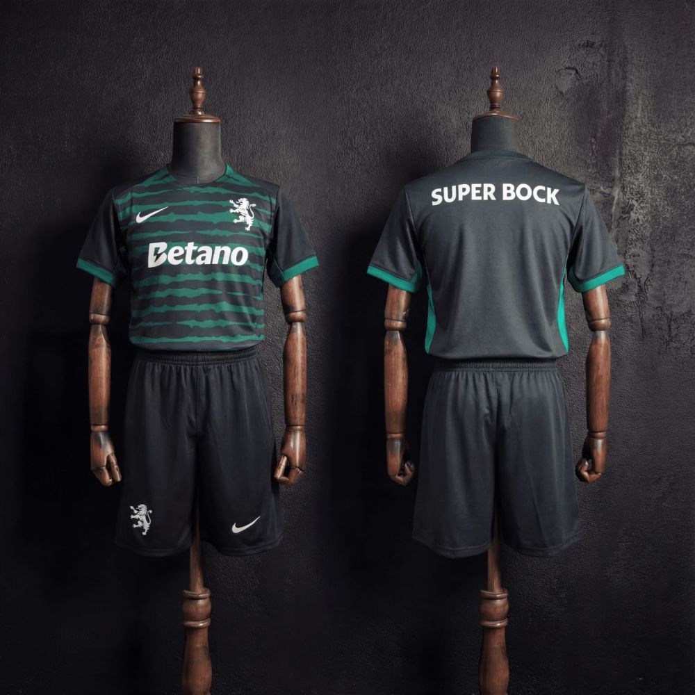 2025/26 Sporting Lisbon Christmas Edition jersey kids Kits size: 16-28