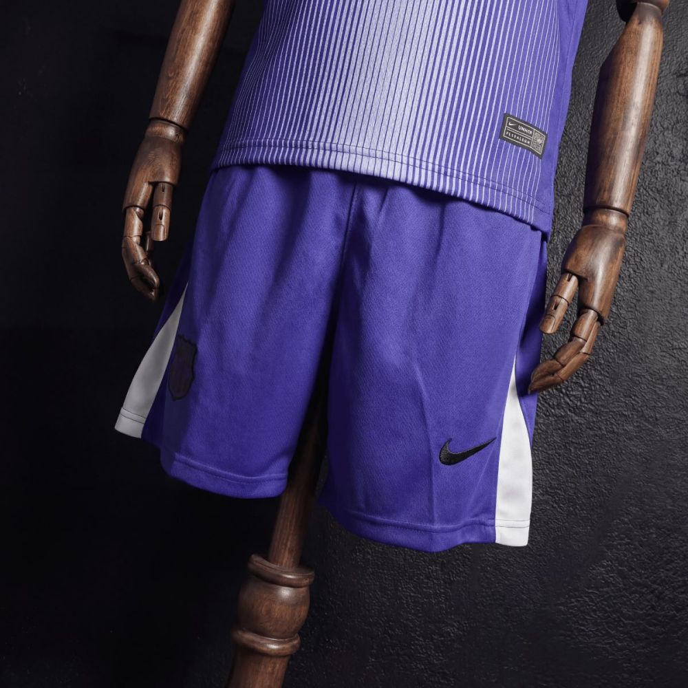 2025/26 Barcelona Goalkeeper Purple jersey kids Kits size: 16-28