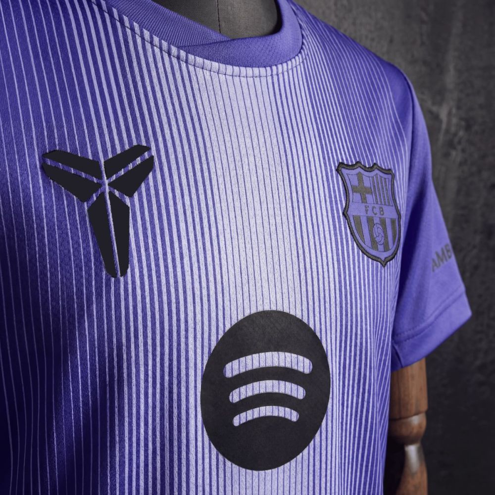 2025/26 Barcelona Goalkeeper Purple jersey kids Kits size: 16-28