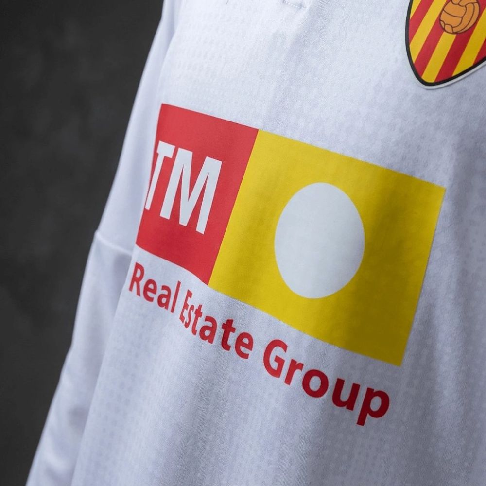 2025/26 Valencia Half-Pull long Sleeve White Hoodie