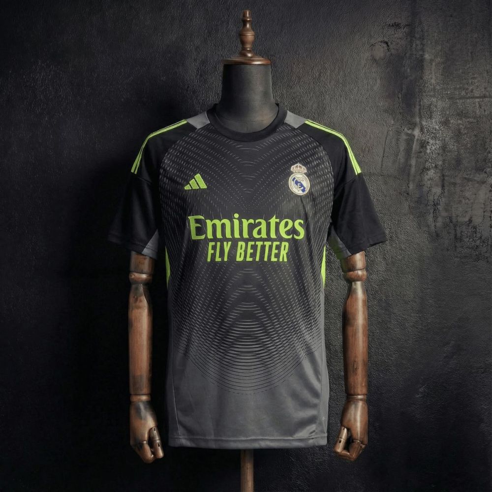 2025/26 Real Madrid Goalkeeper Grey jersey Fan version