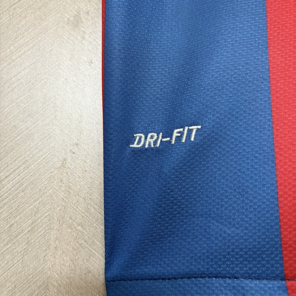 Retro Barcelona 10/11 home jersey Fan Version