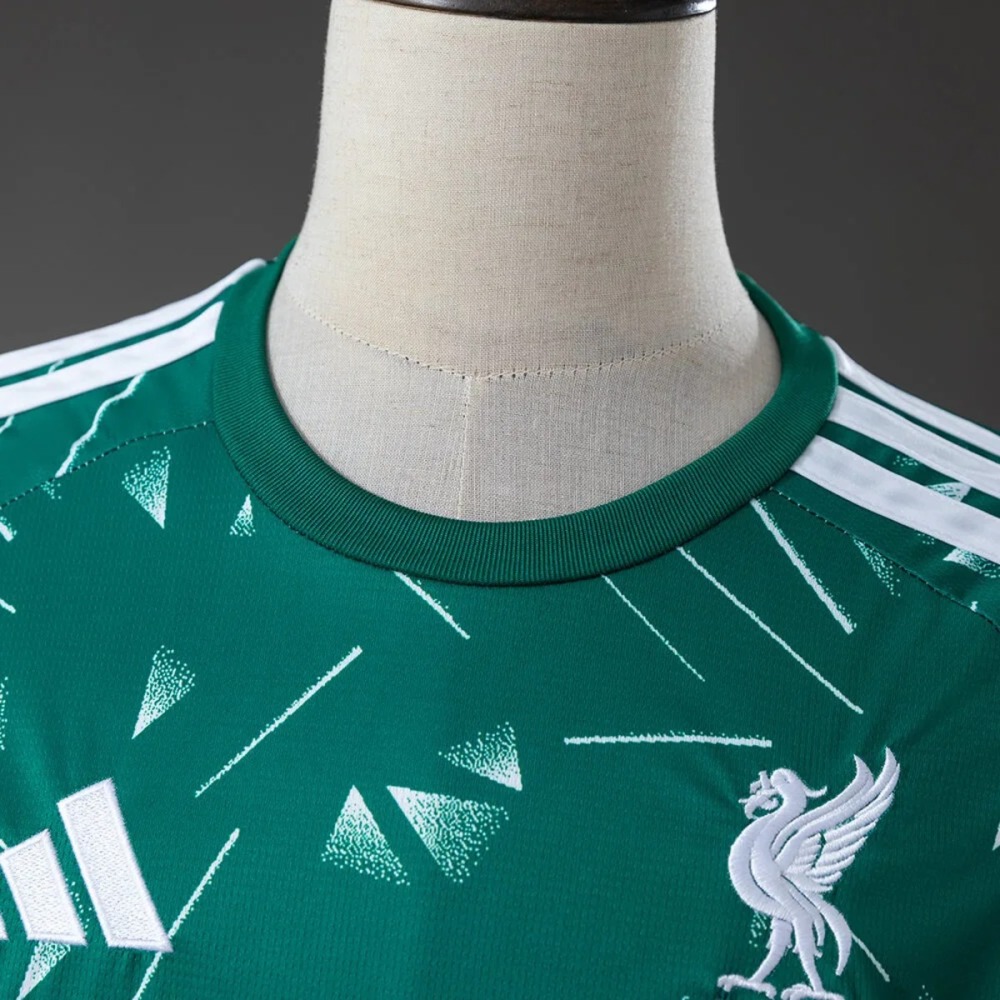 2026/27 Liverpool Goalkeeper Green Jersey Fan version