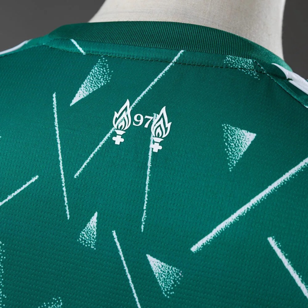 2026/27 Liverpool Goalkeeper Green Jersey Fan version