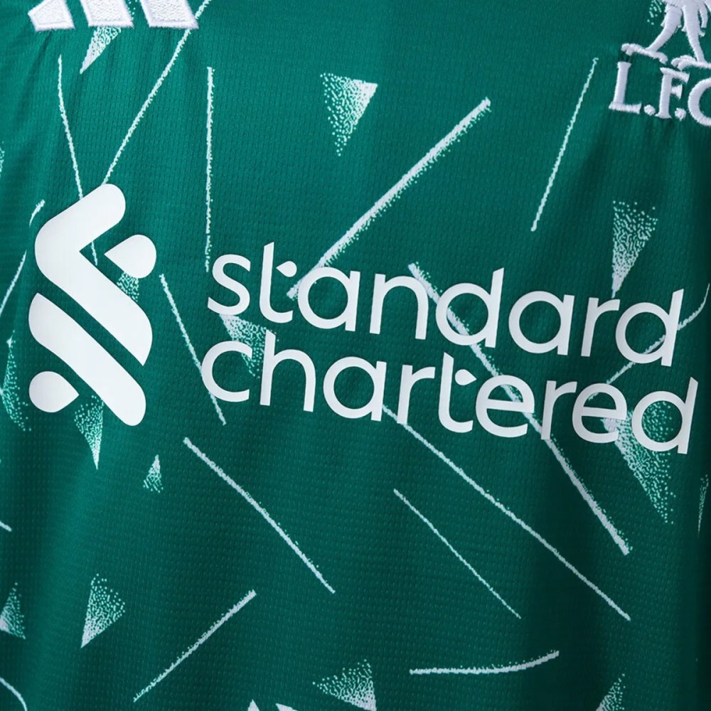 2026/27 Liverpool Goalkeeper Green Jersey Fan version