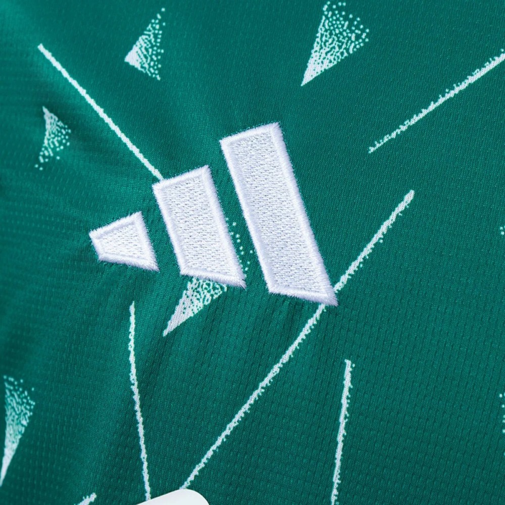2026/27 Liverpool Goalkeeper Green Jersey Fan version
