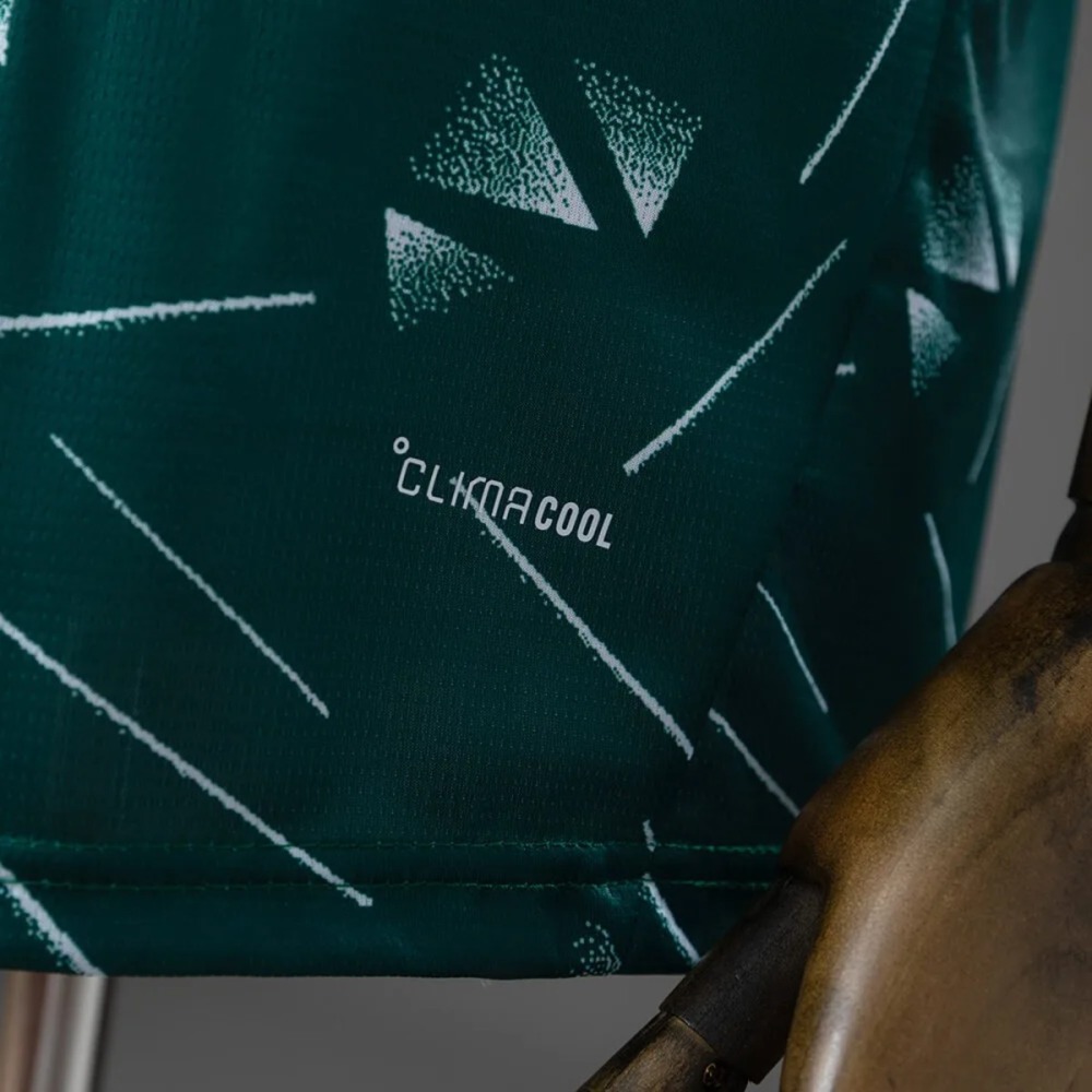2026/27 Liverpool Goalkeeper Green Jersey Fan version