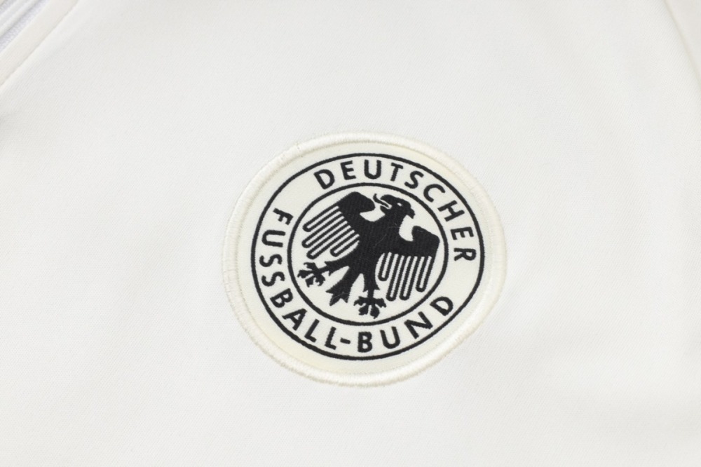 2026 Germany Beige Long-sleeved half-pull training kit