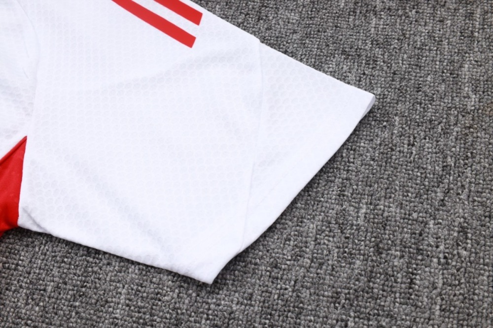 2026 Bayern Munich White Training Set Shirt and Shorts 0sold