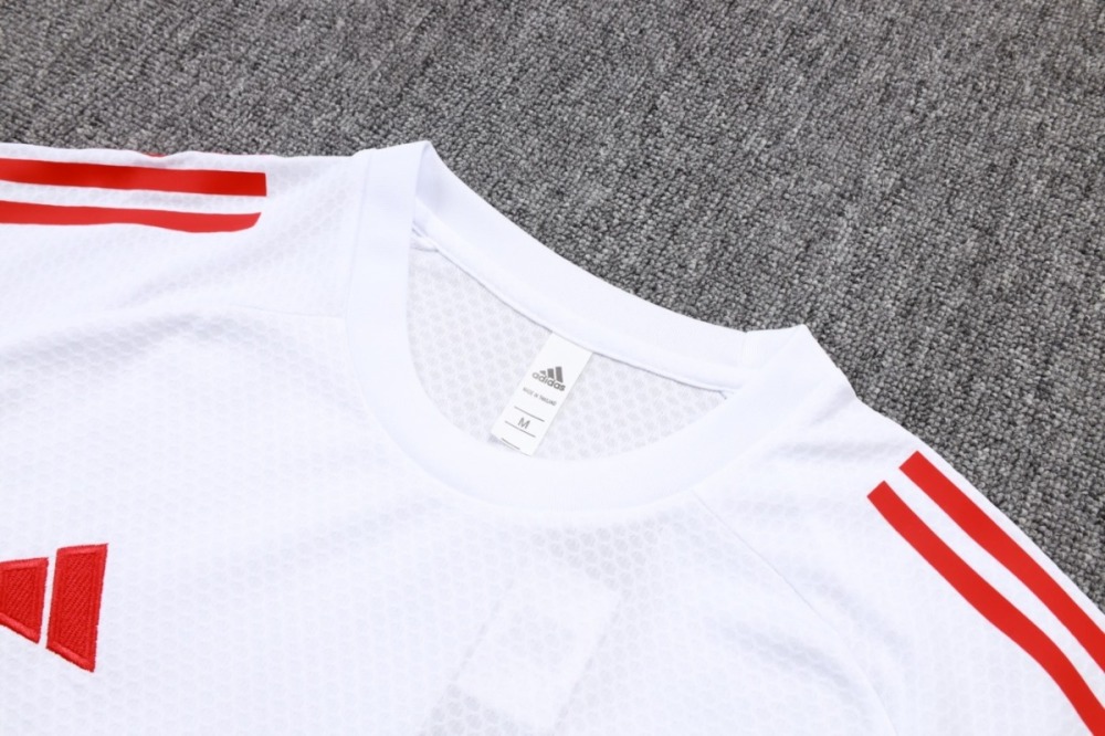 2026 Bayern Munich White Training Set Shirt and Shorts 0sold
