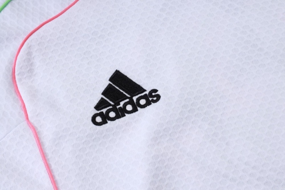 2026 Liverpool White Training Set Shirt and Shorts