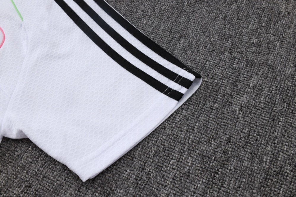 2026 Liverpool White Training Set Shirt and Shorts