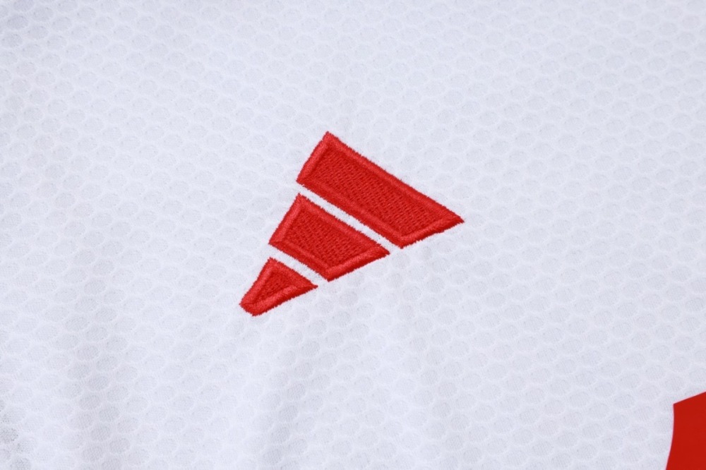 2026 Liverpool White Training Set Shirt and Shorts