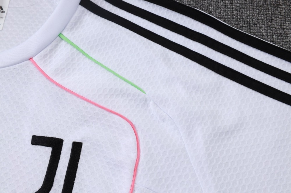 2026 Liverpool White Training Set Shirt and Shorts