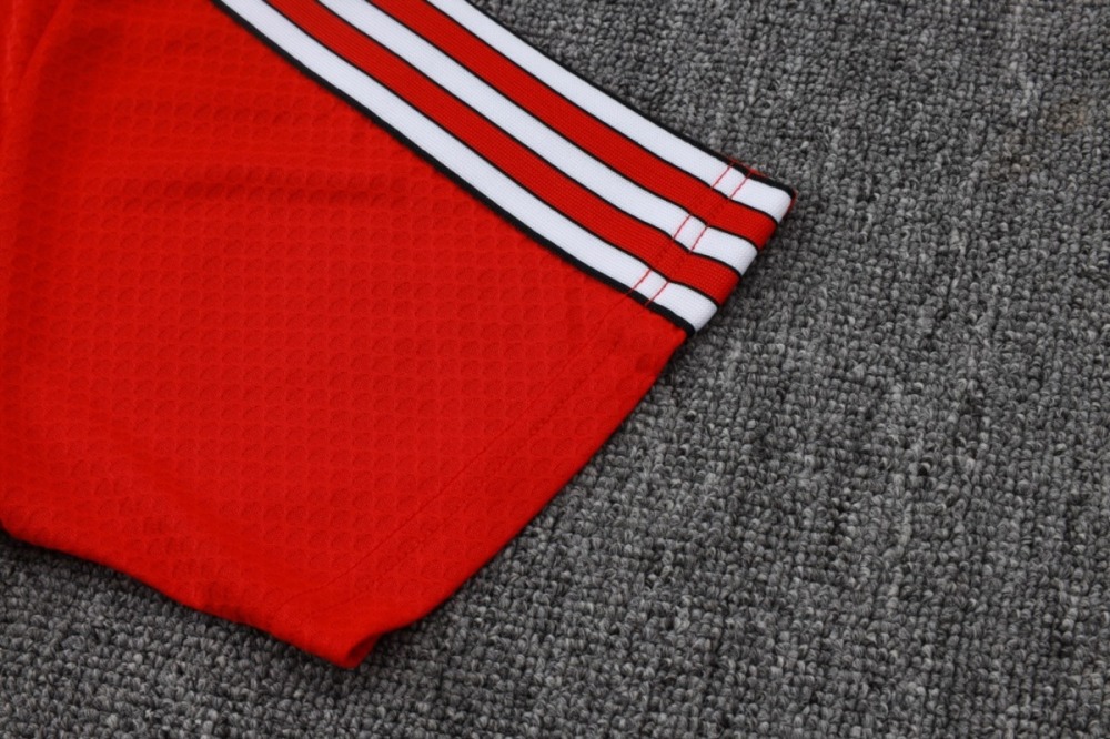 2026 Manchester United Red Training Set Shirt and Shorts
