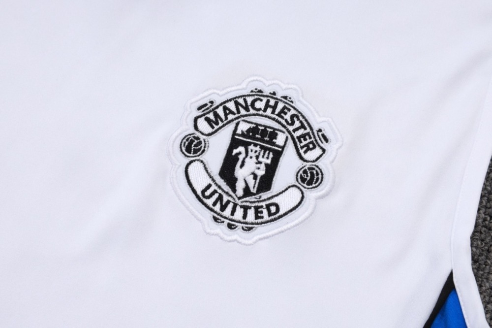2026 Manchester United White Training Set Shirt andShorts
