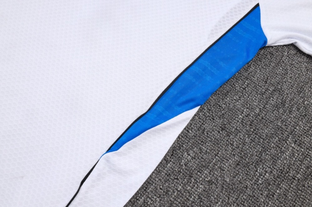 2026 Manchester United White Training Set Shirt andShorts