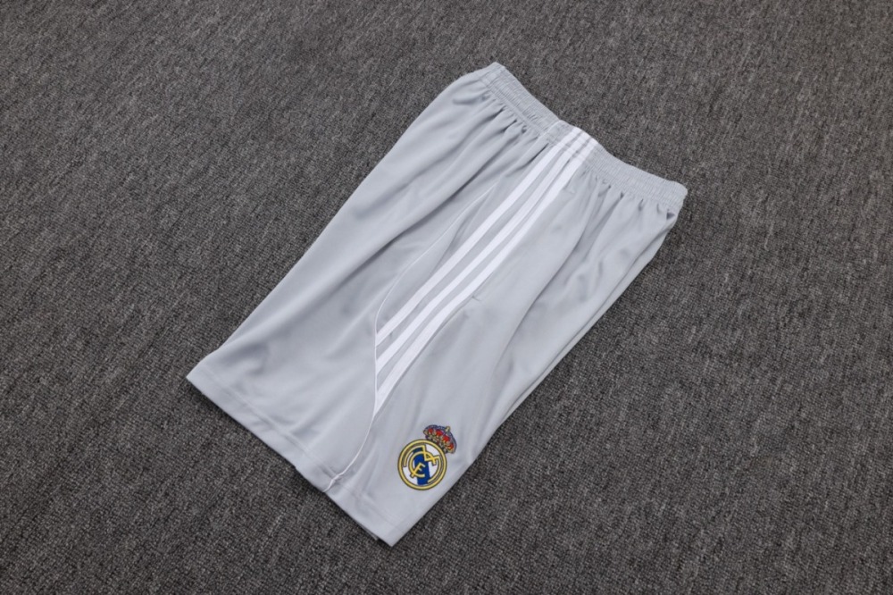 2026 Real Madrid Off-white Training Set Shirt and Shorts
