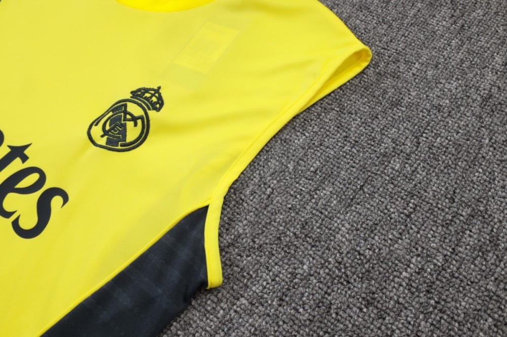 2026 Real Madrid Yellow Training Set Shirt and Shorts