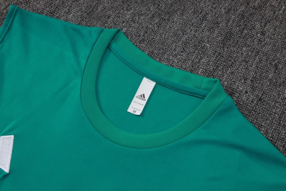 2026 Liverpool Green Training Set Shirt and Shorts