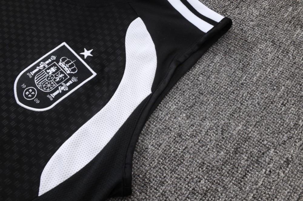2026 Spain Black Training Set Shirt and Shorts