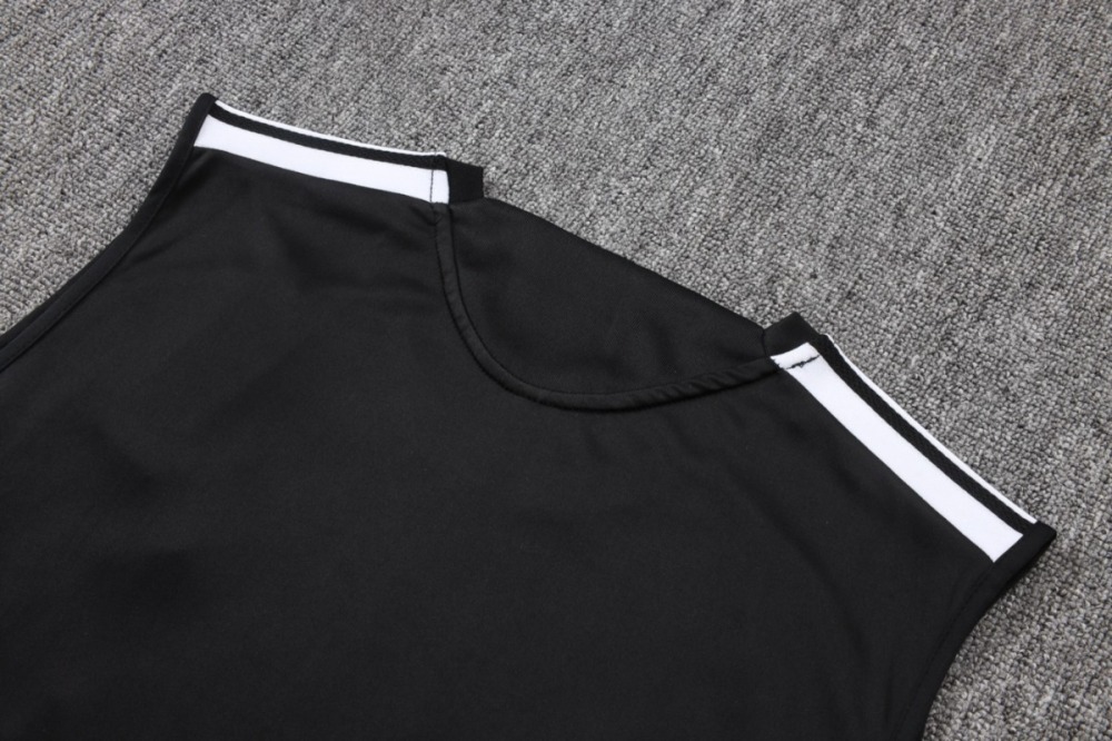 2026 Liverpool Black Training Set Shirt and Shorts