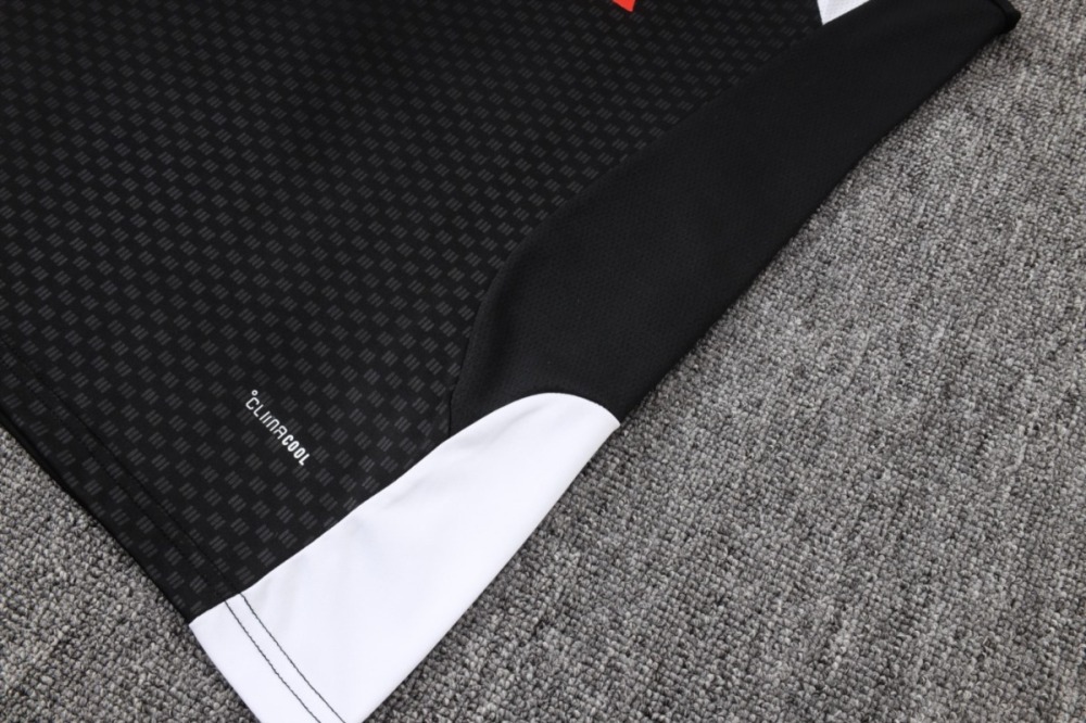 2026 Liverpool Black Training Set Shirt and Shorts