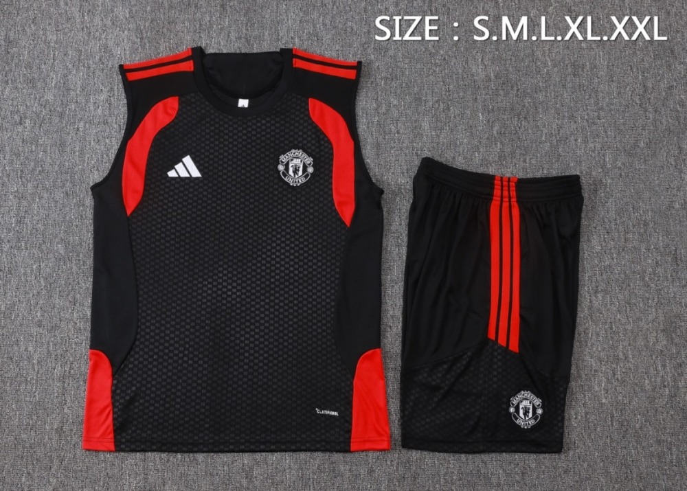 2026 Manchester United Black Training Set Shirt andShorts