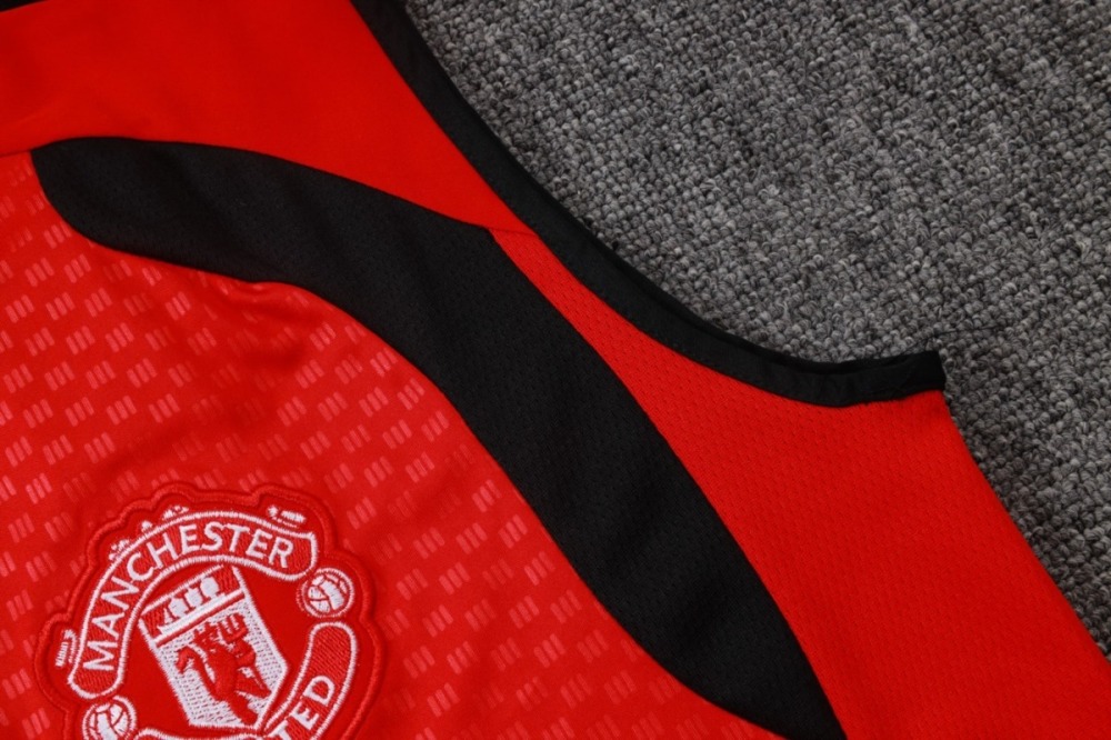2026 Manchester United Red Training Set Shirt and Shorts