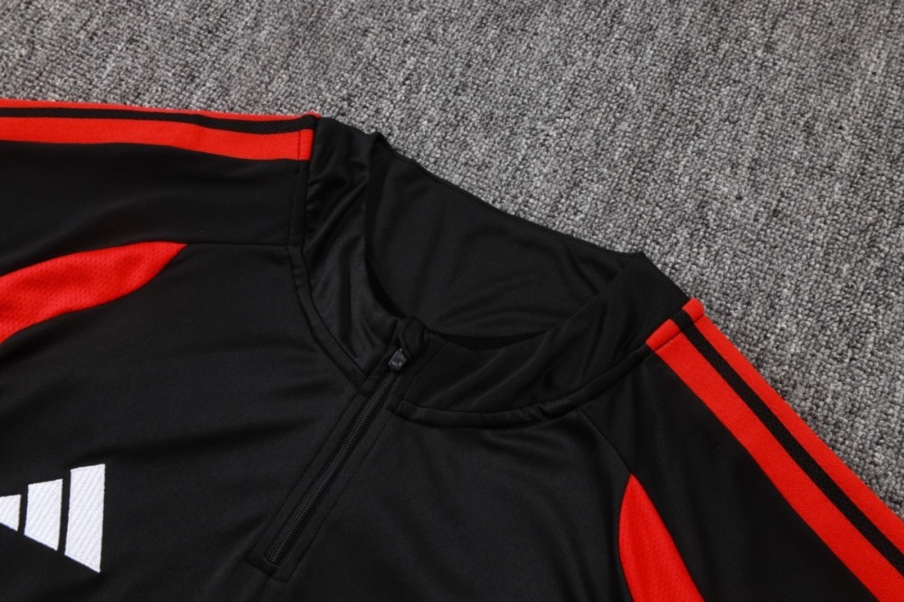 2026/27 Manchester United Black Long-sleeved half-pulltraining kit